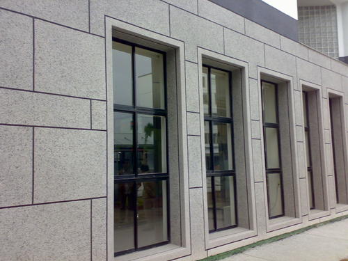 以人為本、對稱